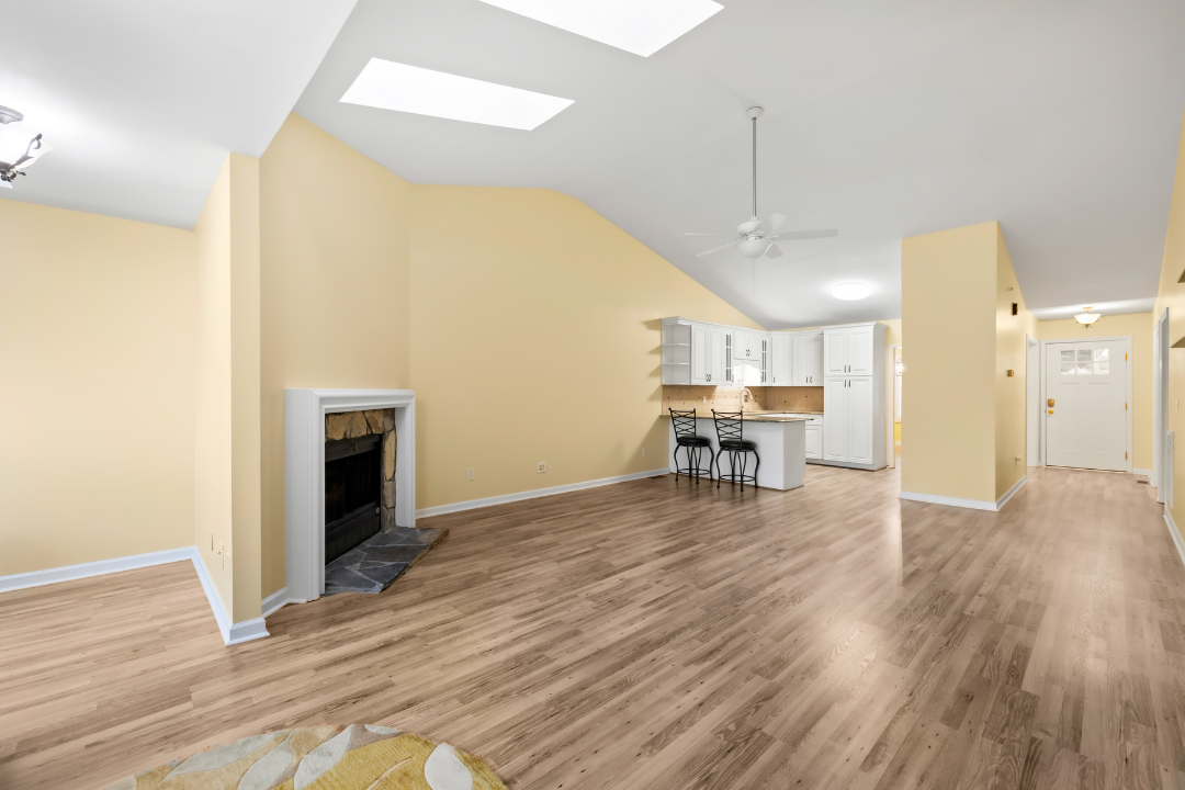 1002 Kenilworth Court NW