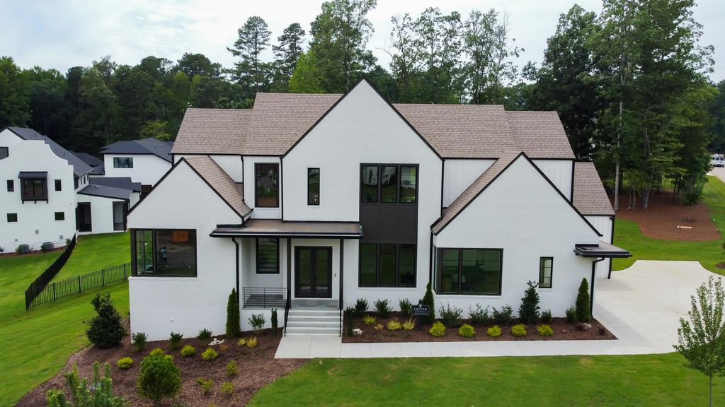 Charlotte’s Luxury-Home Market in 2025 — A Local’s Guide