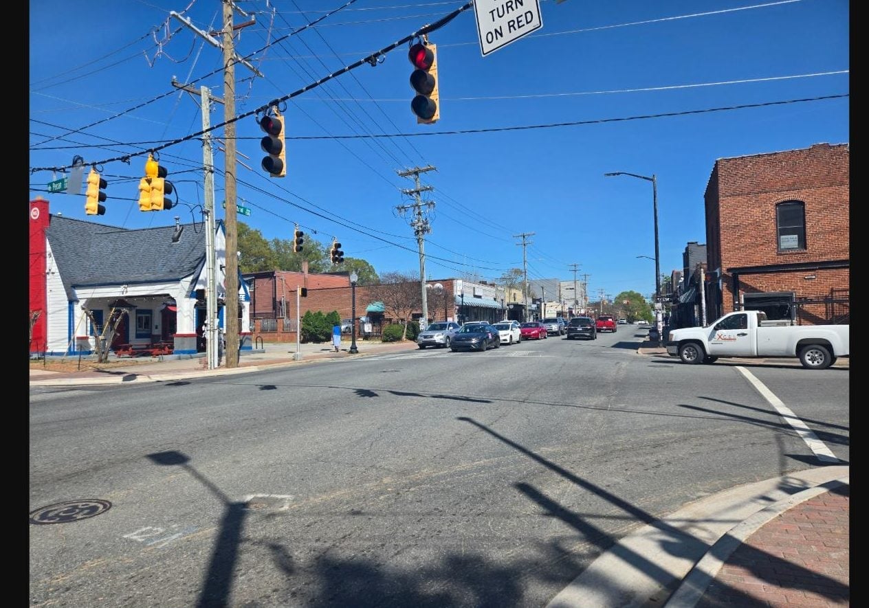 How Far Is East Charlotte From Uptown? Real Commute Guide